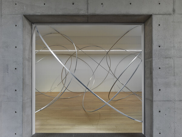 현대 조각 거장 안토니 곰리(Antony Gormley)의 개인전 '드로잉 온 스페이스(DRAWING ON SPACE)' 에 전시된 작품 사진 = 매그 제공. 재판매 및 DB 금지